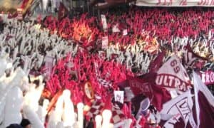 Мухлислар футболга қарши