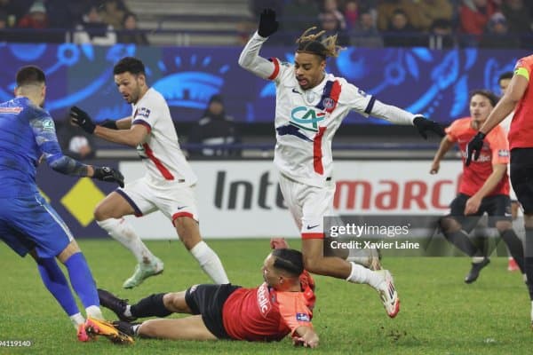 ПСЖ бешинчи дивизон жамоасини сўнгги дақиқаларда урилган голлар эвазига таслим этди (Видеошарҳ) 