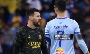 Пенальтисиз ким кўпроқ гол урган, Роналду ёки Месси?