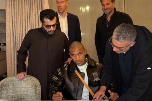 Бокс. От ўрнини той босар!