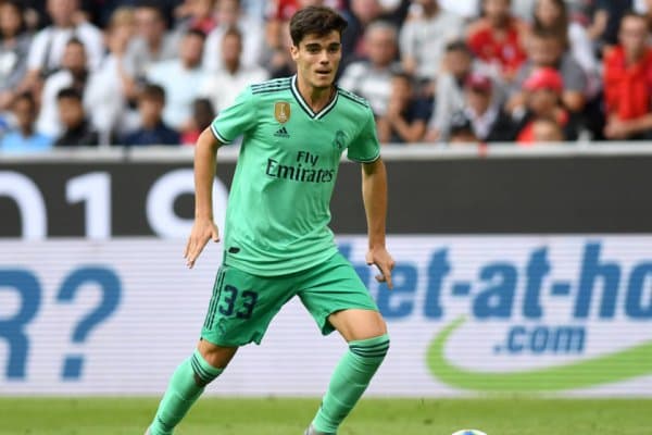 Дэвис "Бавария"да қолса, "Реал" собиқ футболчисини қайтаради