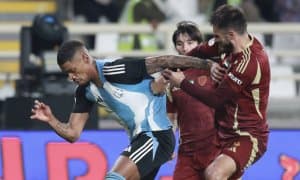 Ҳожимат Эркинов навбатдаги кубокни қўлга киритди