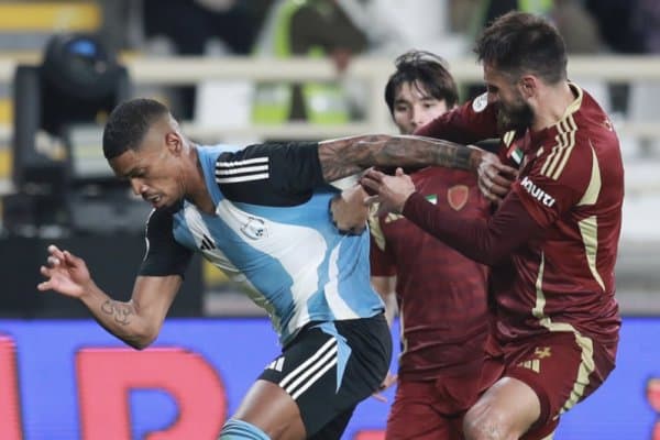 Ҳожимат Эркинов навбатдаги кубокни қўлга киритди