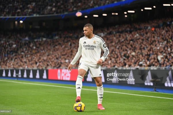 Мбаппе бир болакайнинг орзусини амалга оширди 