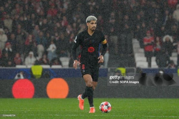 "Барселона" Араухо билан шартномани узайтирди