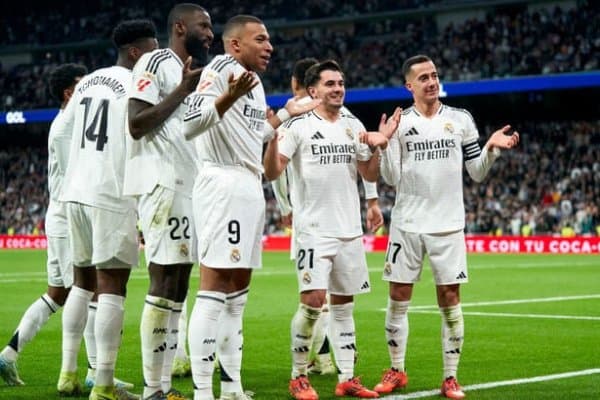 “Реал” суперфутболчини рад қилди