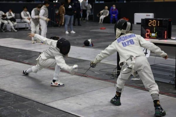 Ёш қиличбозлар мамлакат чемпионатида рақобатлашмоқда