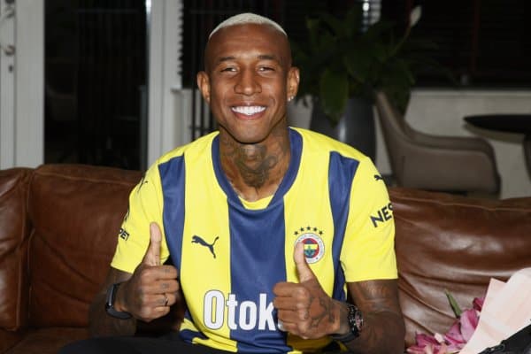 Расман! Талиска "Фенербахче" футболчисига айланди