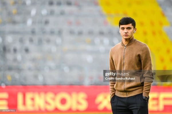 Ҳусановнинг рақамини янги ҳужумчига беришди (Фото)