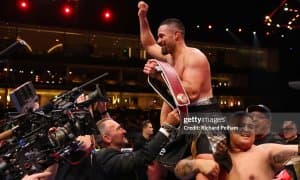 Жозеф Паркер супер боксчини нишонга олди!