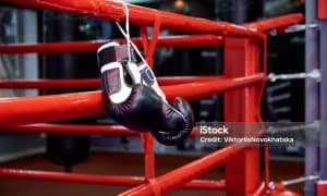 Супер боксчи ва ММА жангчиси ўзаро жанг қилиши мумкин