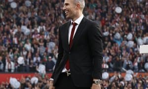 Робин ван Перси рақиб жамоада 12 футболчи ўйнаганига қандай муносабат билдирди?