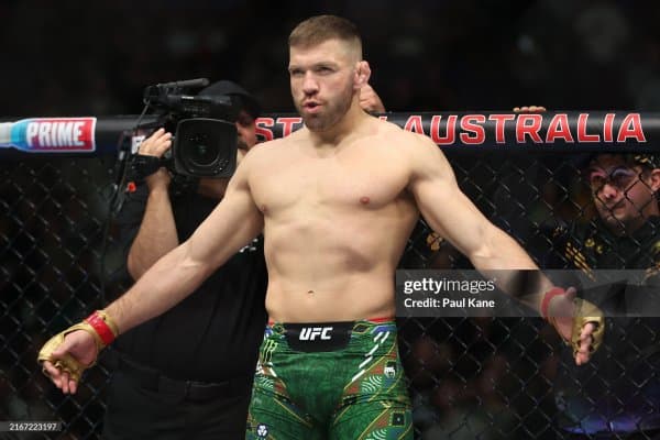 Дрикус дю Плесси: "Шон Стрикленд чемпионлик жангига лойиқ эмасди"