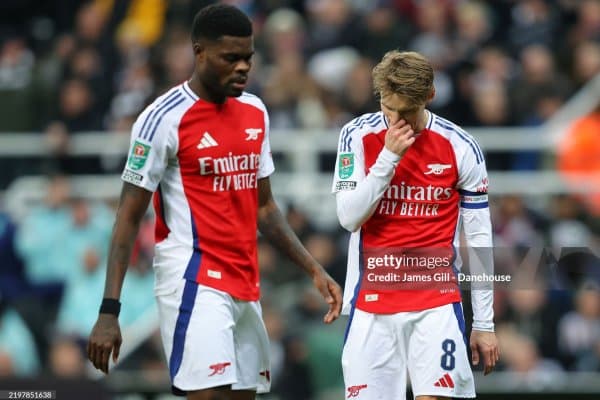 Англия лига кубоги. "Арсенал" иккинчи ўйинда ҳам "Ньюкасл"га мағлуб бўлиб, турнирни тарк этди