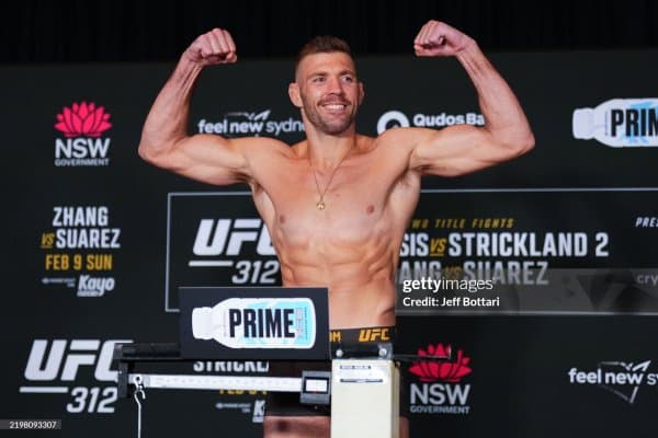 "UFC 312" турнирининг барча иштирокчилари тарозидан ўтди