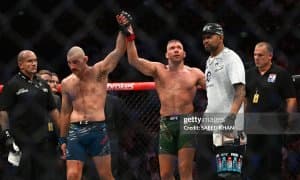 ММА олами Шон Стрикленд ва Дю Плесси жангига қандай муносабат билдирдри?