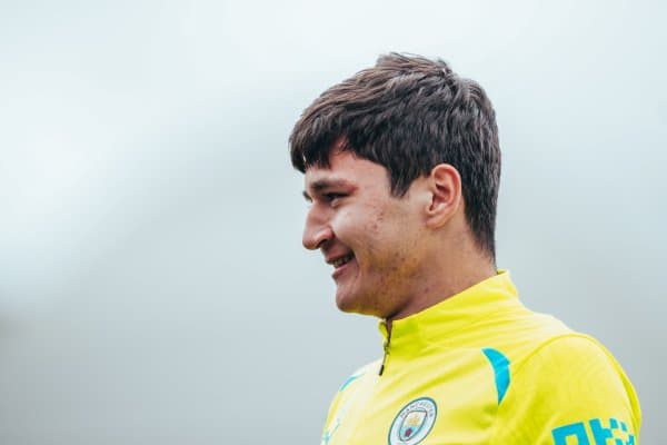 Жаҳон чемпиони Ҳусановга қандай баҳо берди?