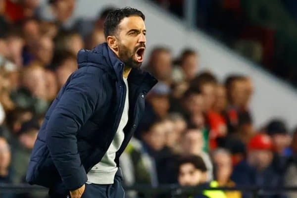 Аморим яна тўрт футболчини ҳайдаяпти