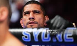 Бокс юлдузи UFC чемпиони билан жанг қилмоқчи!