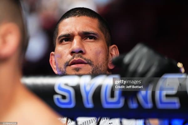 Бокс юлдузи UFC чемпиони билан жанг қилмоқчи!