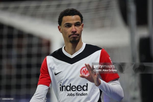 АПЛнинг икки гранд клуби "Айнтрахт" ҳужумчиси учун курашади