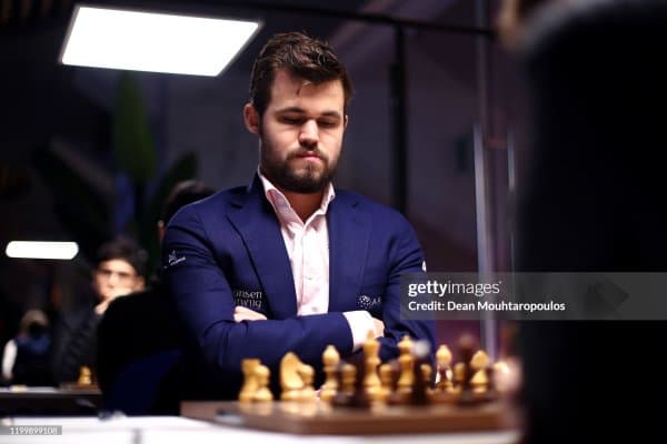 Магнус Карлсен Жаҳон чемпионатидаги шимини кимошди савдосига қўйди 