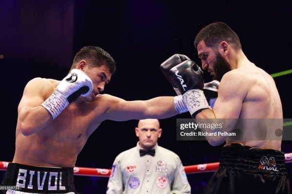  Дмитрий Бивол енгилмас боксчини тўхтатди!