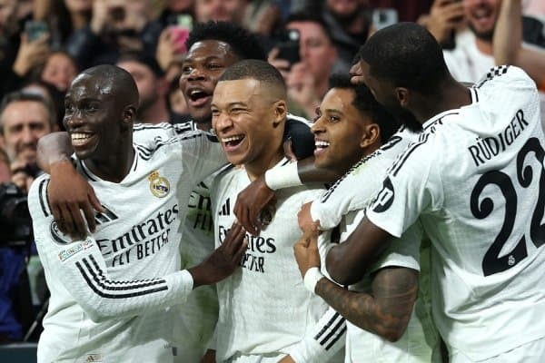 “Реал” Англиядаги энг зўр ҳимоячини олиб келади