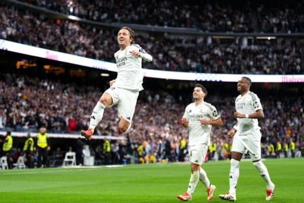 39 ёшли Модрич келаси мавсумни қайси жамоада бошлашни ҳал қилди