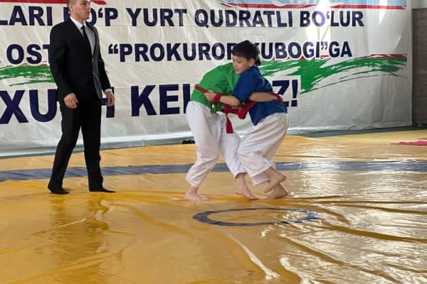 Паркентда белбоғли кураш бўйича беллашувлар ташкил этилди