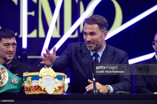 Эдди Хирн: "Дмитрий Бивол дунёдаги иккинчи энг яхши боксчи, биринчиси эса..."