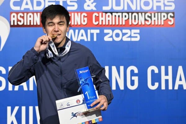 Ўзбекистон қиличбози Муса Аймуратов Осиё чемпиони