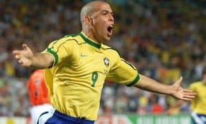 Роналдо тарихдаги энг яхши футболчиларни санаб ўтди