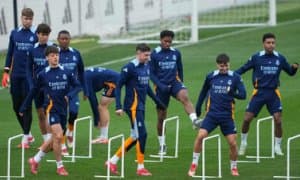 “Реал” икки ўйинчидан норози