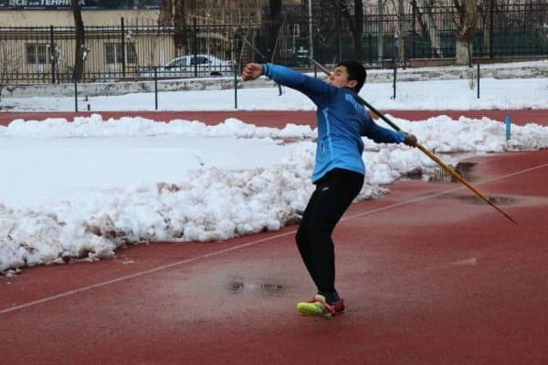 Найзани кимлар узоқроқ улоқтирди?