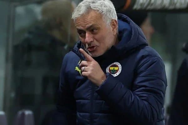 Моуриньо “Галатасарой”га “уруш” очди