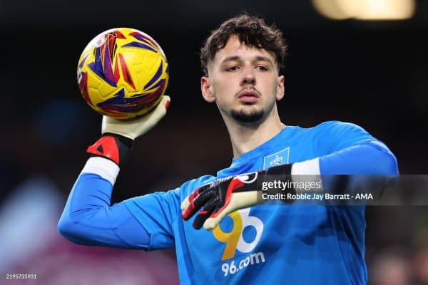 "Манчестер Юнайтед" ўзига керакли футболчини Чемпионшипдан топди