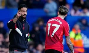 Аморим ўз ўйинчисини “чойхона”га туширди