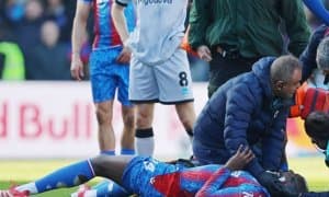 Даҳшатли зарба! Терма жамоа ўйинчисининг қулоғини тикиб қўйишди (фото)