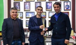 Муҳаммадали Ўринбоев ўз совринини қабул қилиб олди 