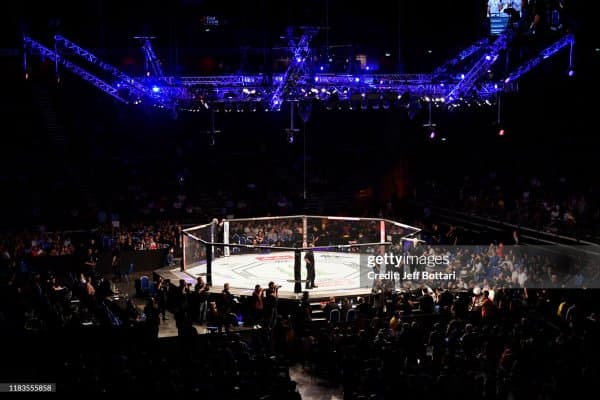 Мартнинг ўртасида АҚШ "ёнади"