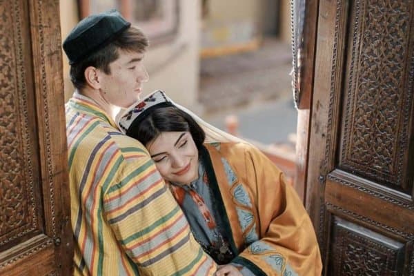 Элдорнинг рафиқаси ким? Европада Шомуродовнинг оиласига қизиқа бошлашди!