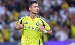 Бош мураббийдан норози бўлган Роналду ўйинни эрта тарк этди (фото)