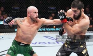 Александр Волкановски: "Ислом Махачевни фақат биргина жангчи нокаут қилиши мумкин"