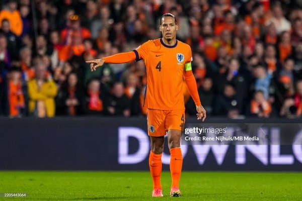 Ван Дейк "Барселона" футболчисини мақтади