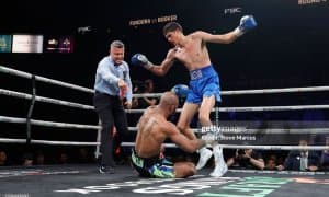 Себастьян Фундора рақибини аяб ўтирмади