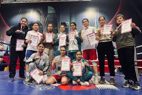 Боксчи қизларимиз Москвани "ёндиришди"