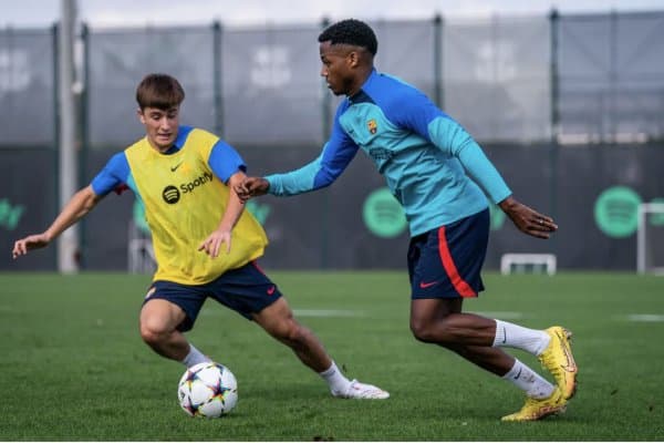 Рақиб мураббийи “Барса”нинг икки ўйинчисини қутқармоқчи