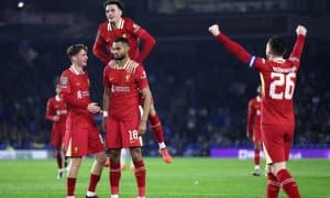 “Ливерпуль” рақибнинг бирданига уч футболчисини олиб қўймоқчи