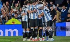 Месси Аргентинани табриклади